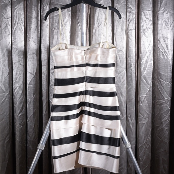 Strapless silk tiered cocktail dress - Picture 5 of 8